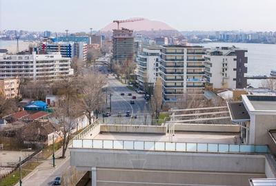 Penthouse de vanzare in Mamaia vedere frontala lac si marea Neagra - 15