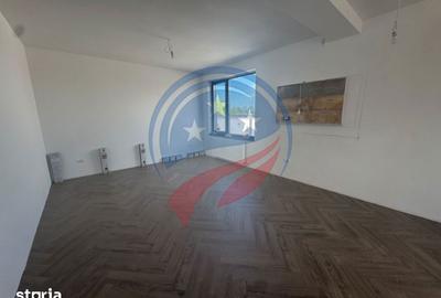 Casă cu 5 camere cu Teren 475 Mp în Podari - 4