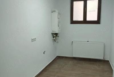 Spațiu comercial, de 50 mp, în Central - 4