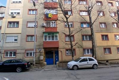 Apartament cu 2 camere decomandat în Nord-Est