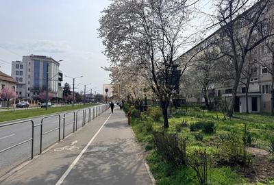 Apartament cu 3 camere decomandat, mobilat în Cetății