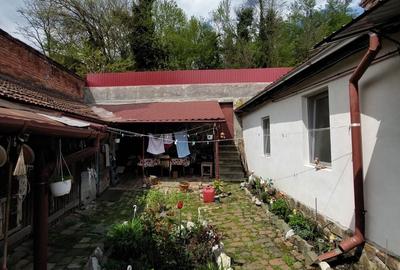 Casă cu 6 camere cu Teren 300 Mp în Muncitoresc - 4