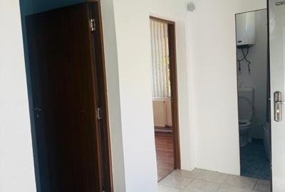 Apartament la curte comuna cu doua intrari - 6