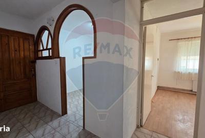 Apartament cu 2 camere decomandat în Sebeș - 11