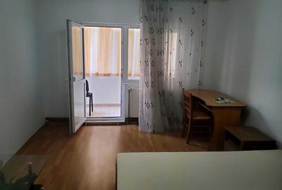 Apartament cu 3 camere decomandat în Central - 1