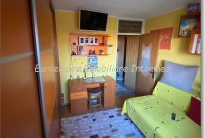 De vanzare apartament cu 2 camere, zona KM 5 - 6