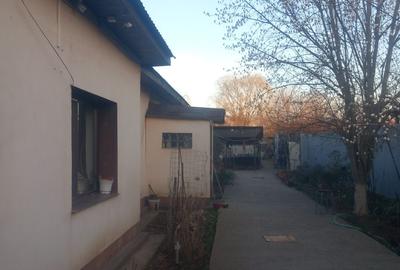 Casă cu 4 camere în Central - 1