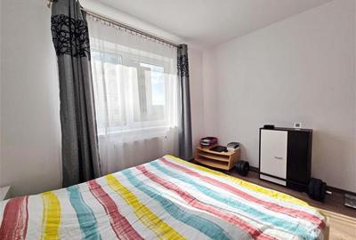 Apartament cu 2 camere semidecomandat în Tractorul - 18