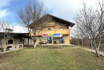 Casă cu 6 camere cu Garaj în Păulești - 2