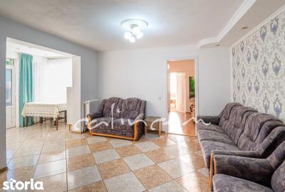 Casă cu 8 camere cu Teren 1385 Mp în Sânmartin - 3