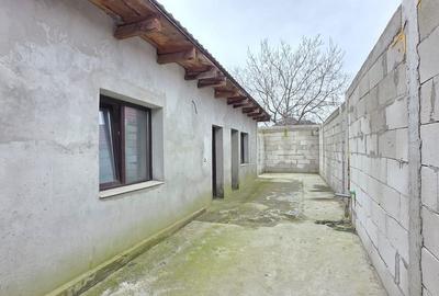 Casă cu 5 camere cu Canalizare în CET - 12
