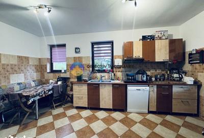 Casă cu 4 camere cu Teren 8807 Mp în Girov - 18