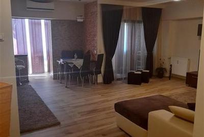 Apartament de vanzare 3 camere zona Ultracental - 1