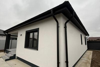 Casă cu 3 camere cu Teren 350 Mp în Letea Veche - 3