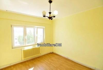 Apartament cu 3 camere decomandat, mobilat în Central - 1