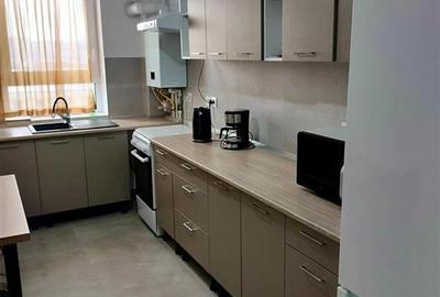 Apartament cu 2 camere decomandat în Tractorul - 4