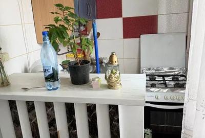 Apartament cu 3 camere decomandat în Rahova - 2