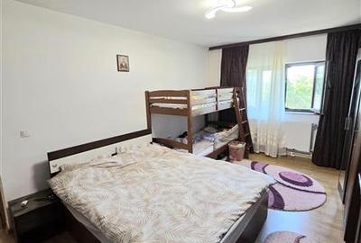 Apartament cu 3 camere semidecomandat, mobilat în Km 4-5 - 9
