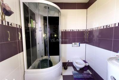 Casă cu 5 camere cu Teren 295 Mp în Central - 2