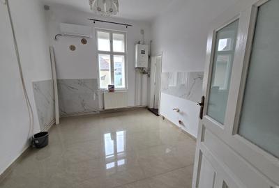 Birou, de 108 mp, în Medicină - 6