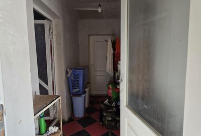 Casă cu 3 camere decomandat în Orizont