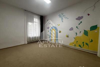 Casă cu 10 camere cu Canalizare în Lunei - 10
