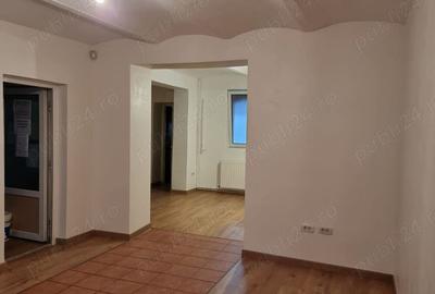 Apartament cu 3 camere în Podgoria - 1