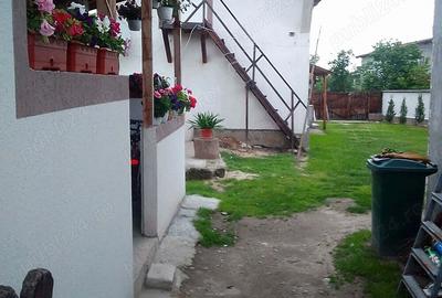 Casă cu 5 camere în Olanu