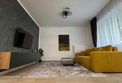 Apartament cu 2 camere decomandat în Tractorul