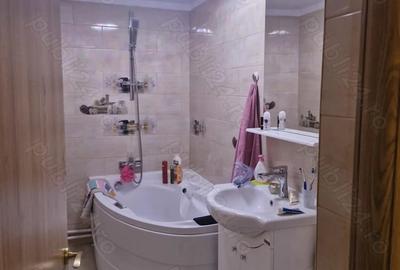 Apartament cu 4 camere decomandat în Central - 2
