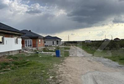 Casă cu 4 camere cu Teren 390 Mp în Central