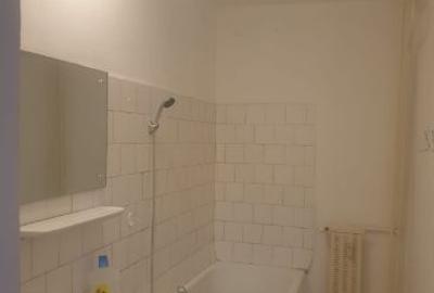 Proprietar inchiriez garsoniera 40m2 , decomandata - 3