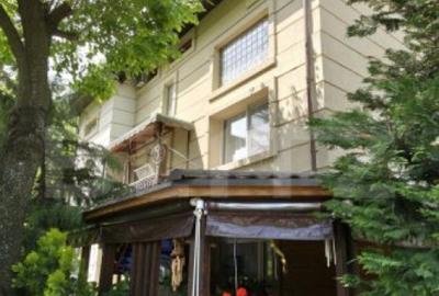 Proprietate Exclusivista: 2 Case, Piscina ?i Teren de Ten - 23