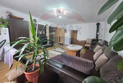 Casă cu 3 camere cu Teren 197 Mp în Central - 7