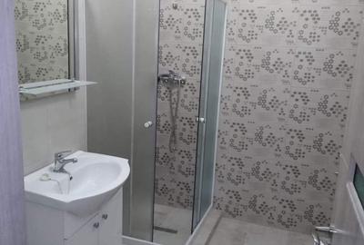 Garsonieră decomandată în Roșu