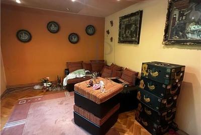 CIRCUMVALATIUNII - ETAJ 1 - BLOC IZOLAT - 4 camere - 2 bai - debara - decomandat CIRCUMVALATIUNII - ETAJ 1 - BLOC IZOLAT - 4 camere - 2 bai - debara - decomandat - 13