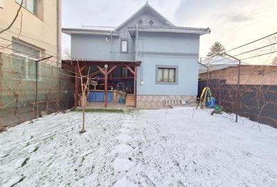 Casă individuală cu 8 camere cu Teren 421 Mp în 9 Mai - 24