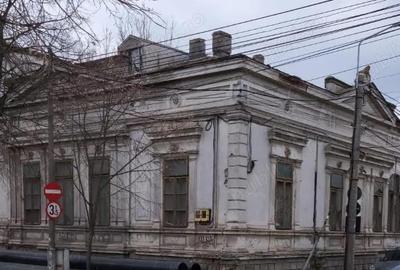 Casă cu 6 camere în Central - 2