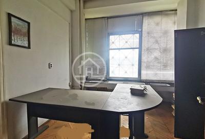 Spatiu comercial cu 15 camere de inchiriat in zona Decebal Oradea - 2