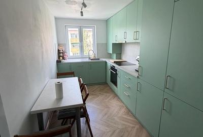 Apartament cu 3 camere decomandat în Central