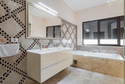 Statiunea Mamaia- Apartament 6 camere 517mp, mobilat-utilat complet Statiunea Mamaia- Apartament 6 camere 517mp, mobilat-utilat complet - 30
