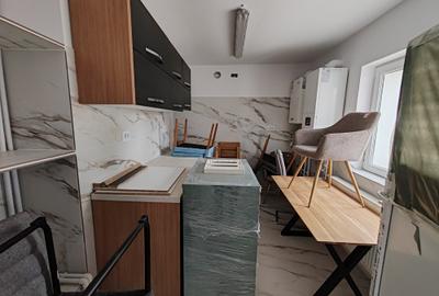 Casă individuală cu 8 camere cu Canalizare în Central - 24