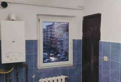Apartament cu 3 camere decomandat în Central - 1