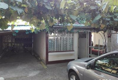 Casă cu 6 camere cu Teren 1000 Mp în Dumbrava - 2