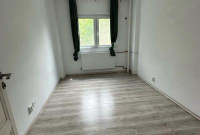 Apartament cu 3 camere semidecomandat în Berceni - 6