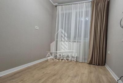 Apartament cu 3 camere semidecomandat în Podgoria