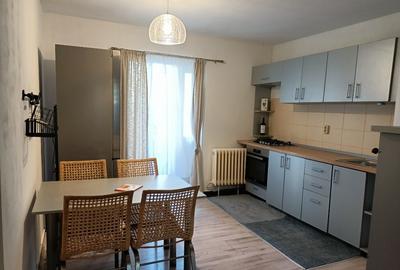 Inchiriez apartament 4 camere, decomandate, Manastur - 1