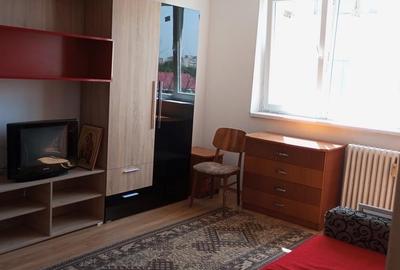 Apartament decomandat în Apărătorii Patriei