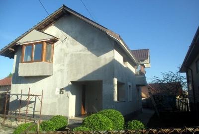 Casă cu 5 camere în Nord