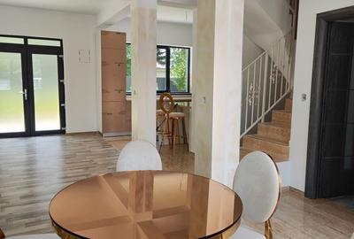 Casă cu 4 camere cu Teren 140 Mp în Găești